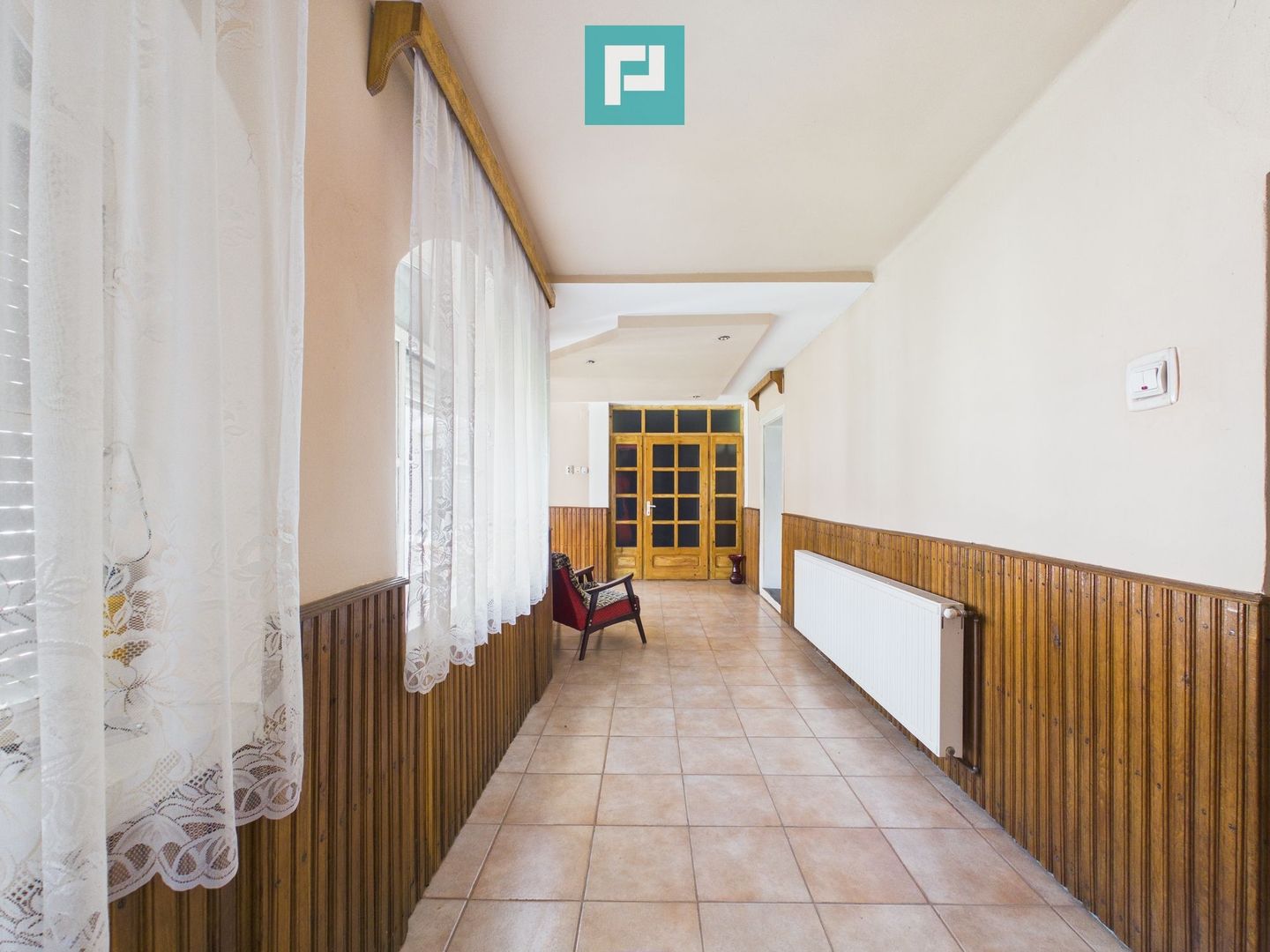 Casă solidă cu 5 camere in localitatea Almaș, Arad - Poză 12