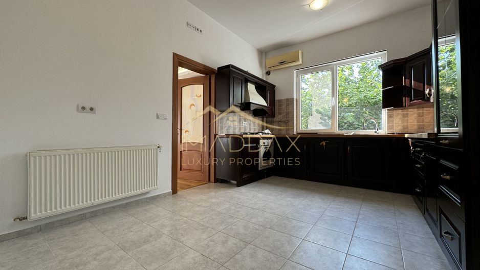 Vila Individuala 7 camere*Piscina*Teren 1000 mp / 8 parcari// Erou Iancu Nicolae - Poză 18