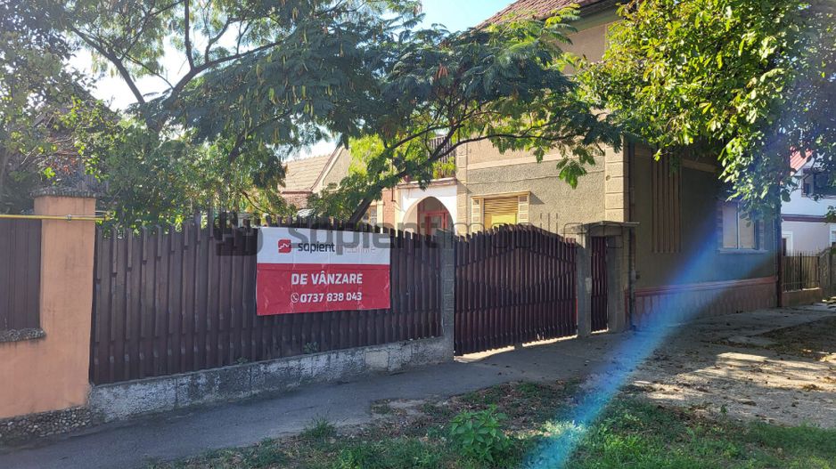 Casa de vanzare pentru 2 familii 5 camere 482mp - Poză 1