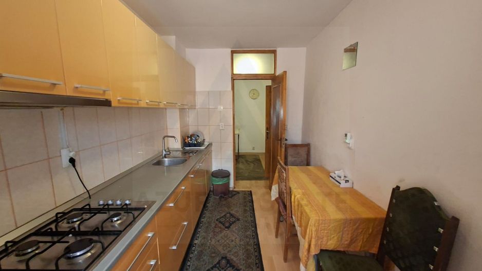 Apartament 3 camere 70 mp Parcul Sub Arini - Poză 3