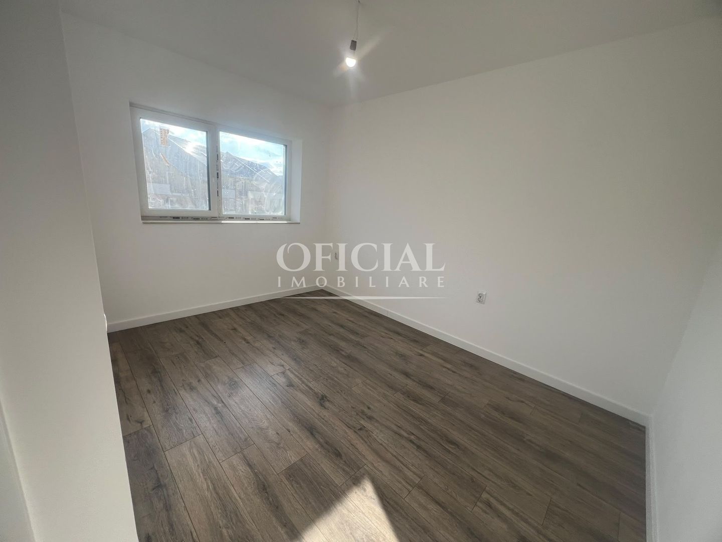 Apartament 3 camere | Parcare | 2 Bai | Terasa | Eroilor | Floresti - Poză 4