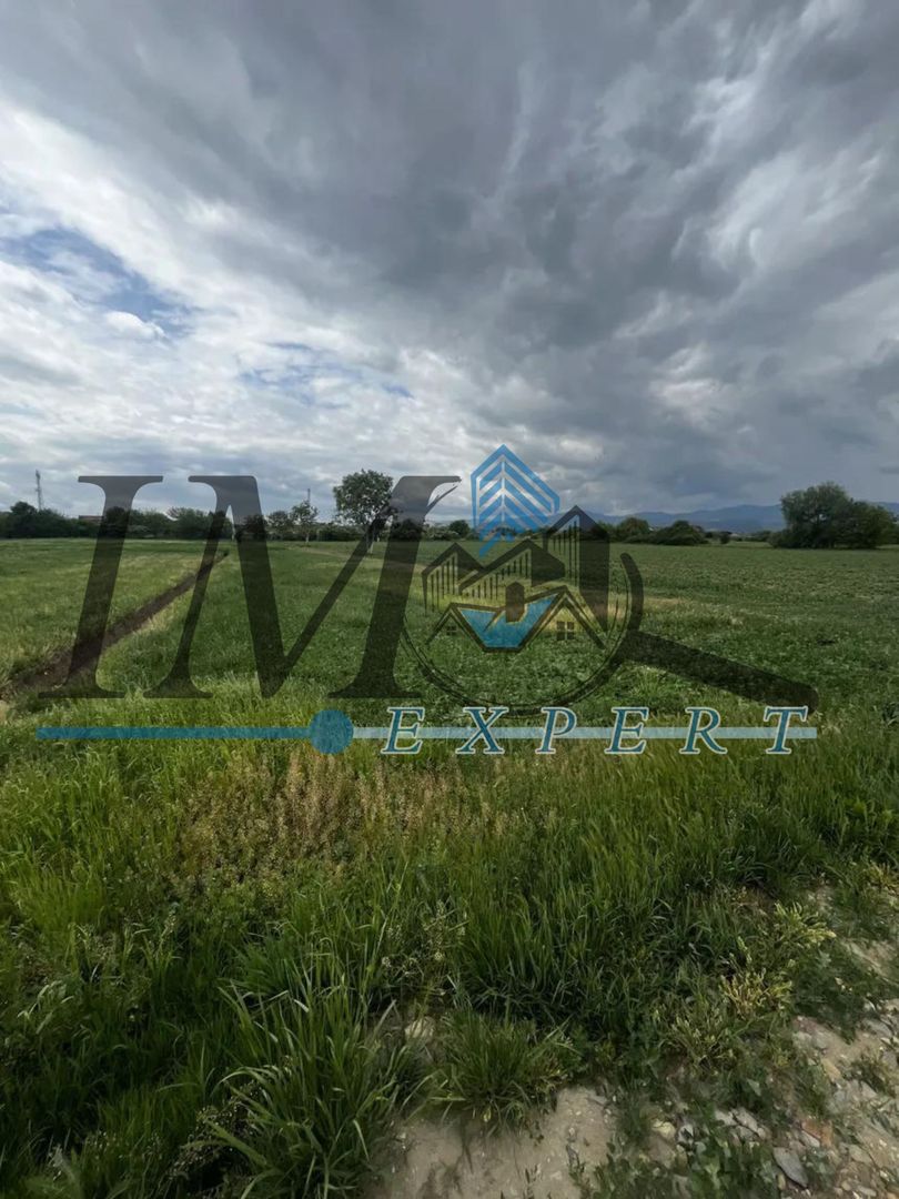 Teren de vânzare in Lancram cu toate utilitățile - Poză 2