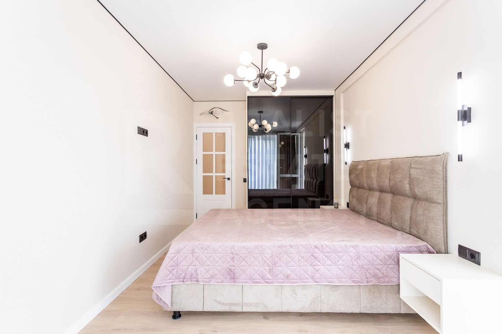 Vânzare, apartament,3 camere, Strada Nicolae Milescu Spătarul, Ciocana - Poză 15