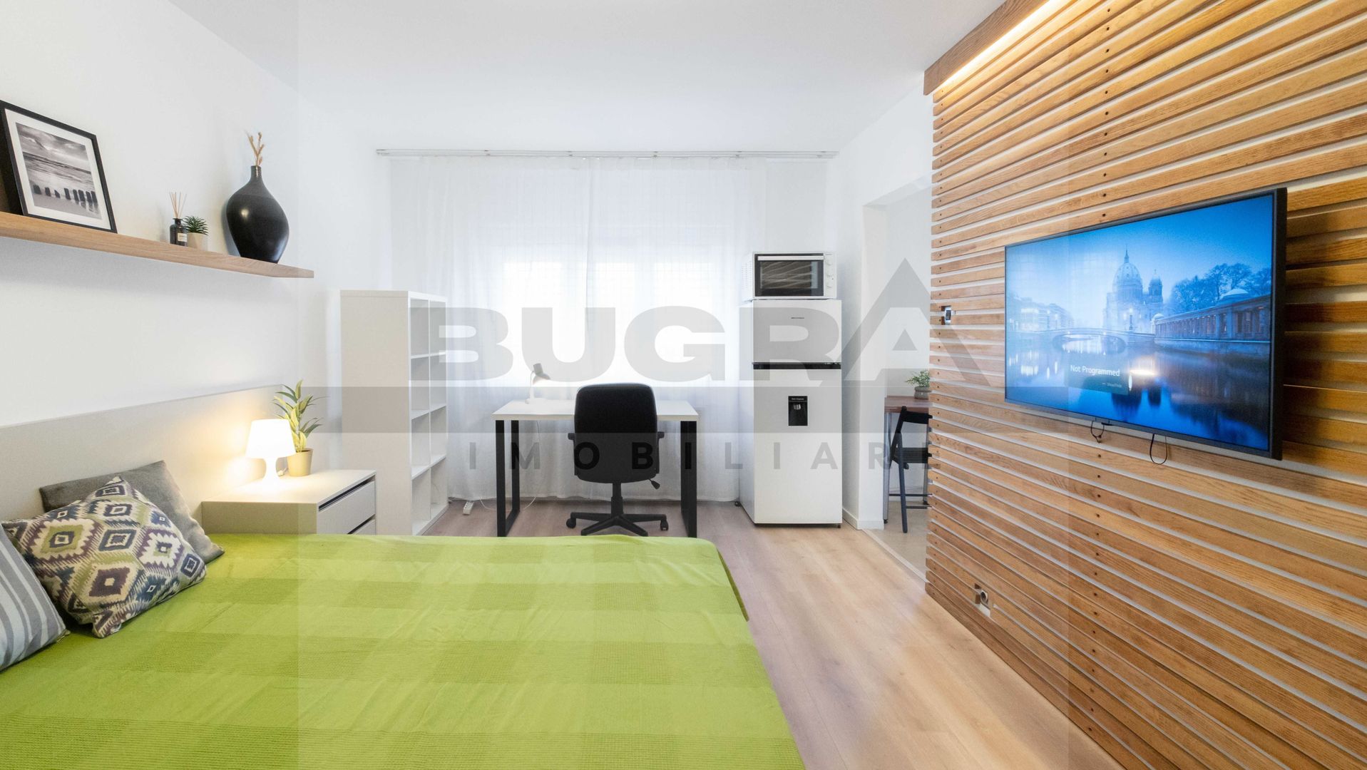 Garsoniera moderna, mobilata, zona UMF - Poză 1