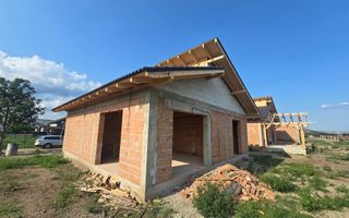 Casa Individuala 4 Camere, 2 Bai, 400mp Teren - Poză 2