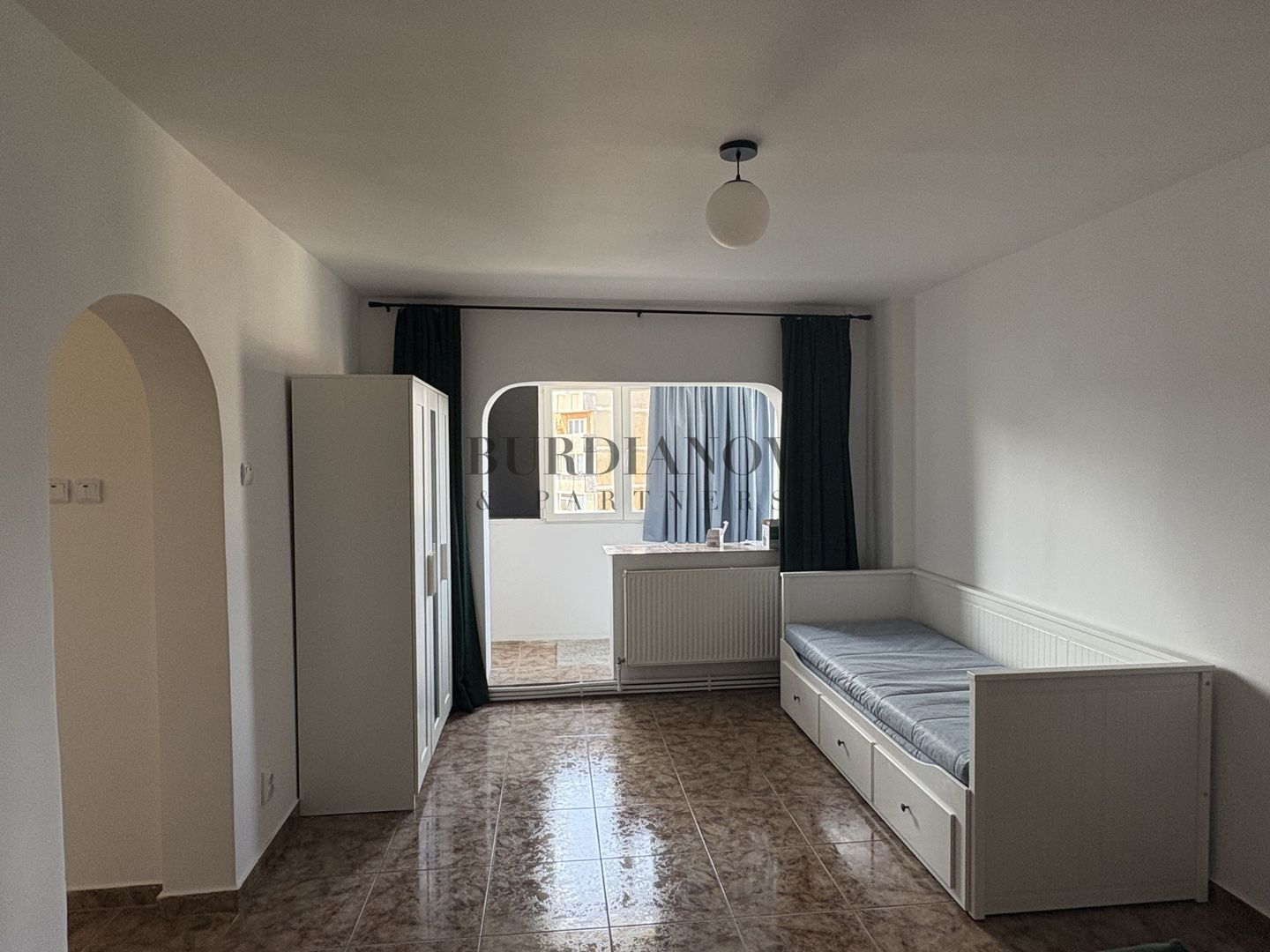 Apartament cu 4 camere  - centrală proprie - Tineretului - Timpuri Noi - Poză 2