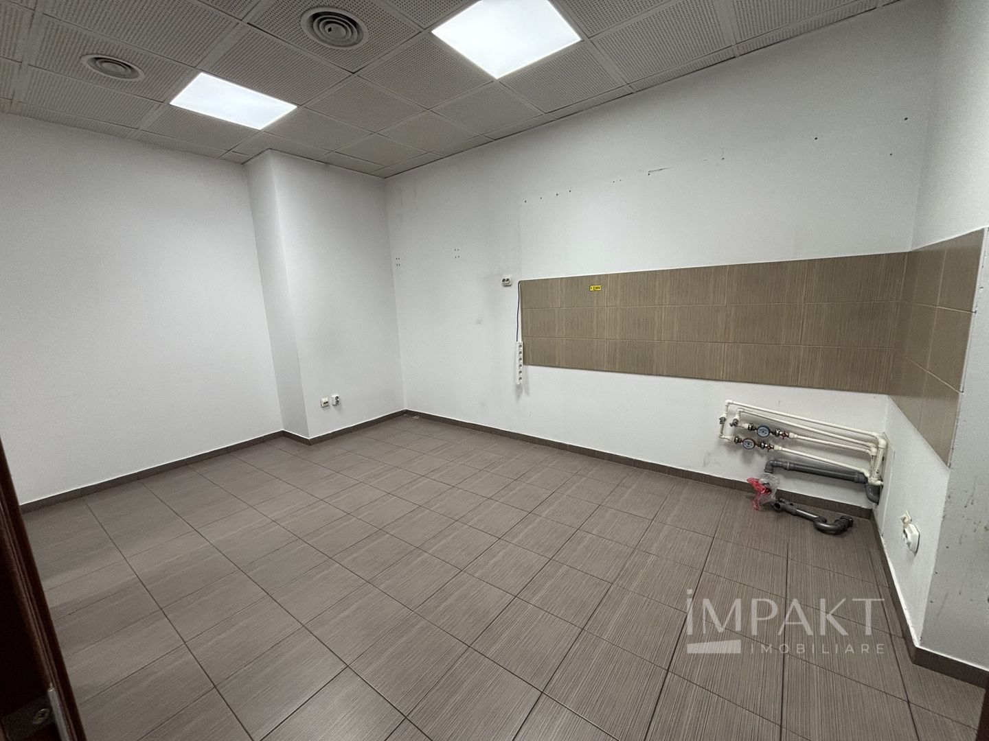 De închiriat spații moderne de birouri -Clădire centrala - Poză 14