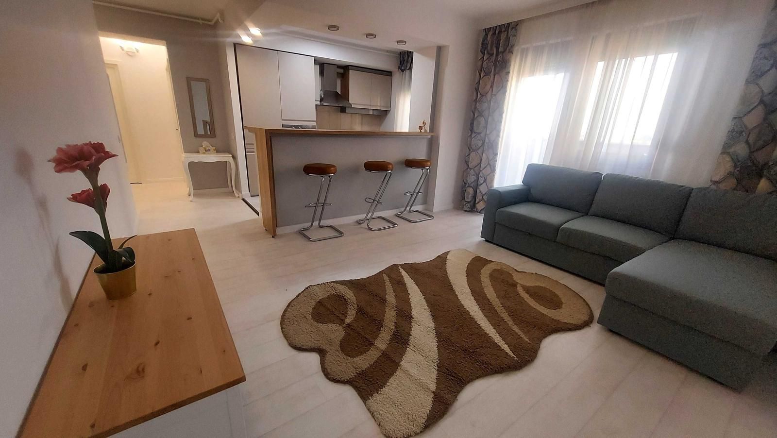 AP. 2 CAMERE PIATA SUDULUI, PARCARE, BLOC NOU, CENTRALA, METROU 12 MIN - Poză 1