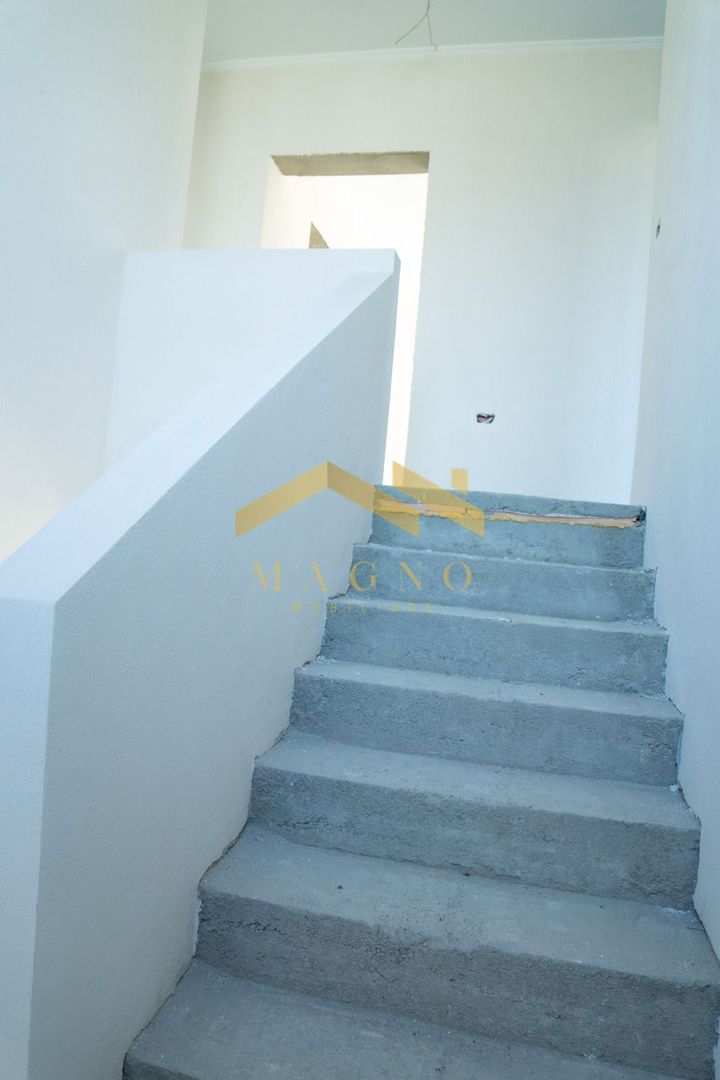 VILA noua 4 camere  + 2 locuri cu fundatie Vladimirescu zona Europa - Poză 18