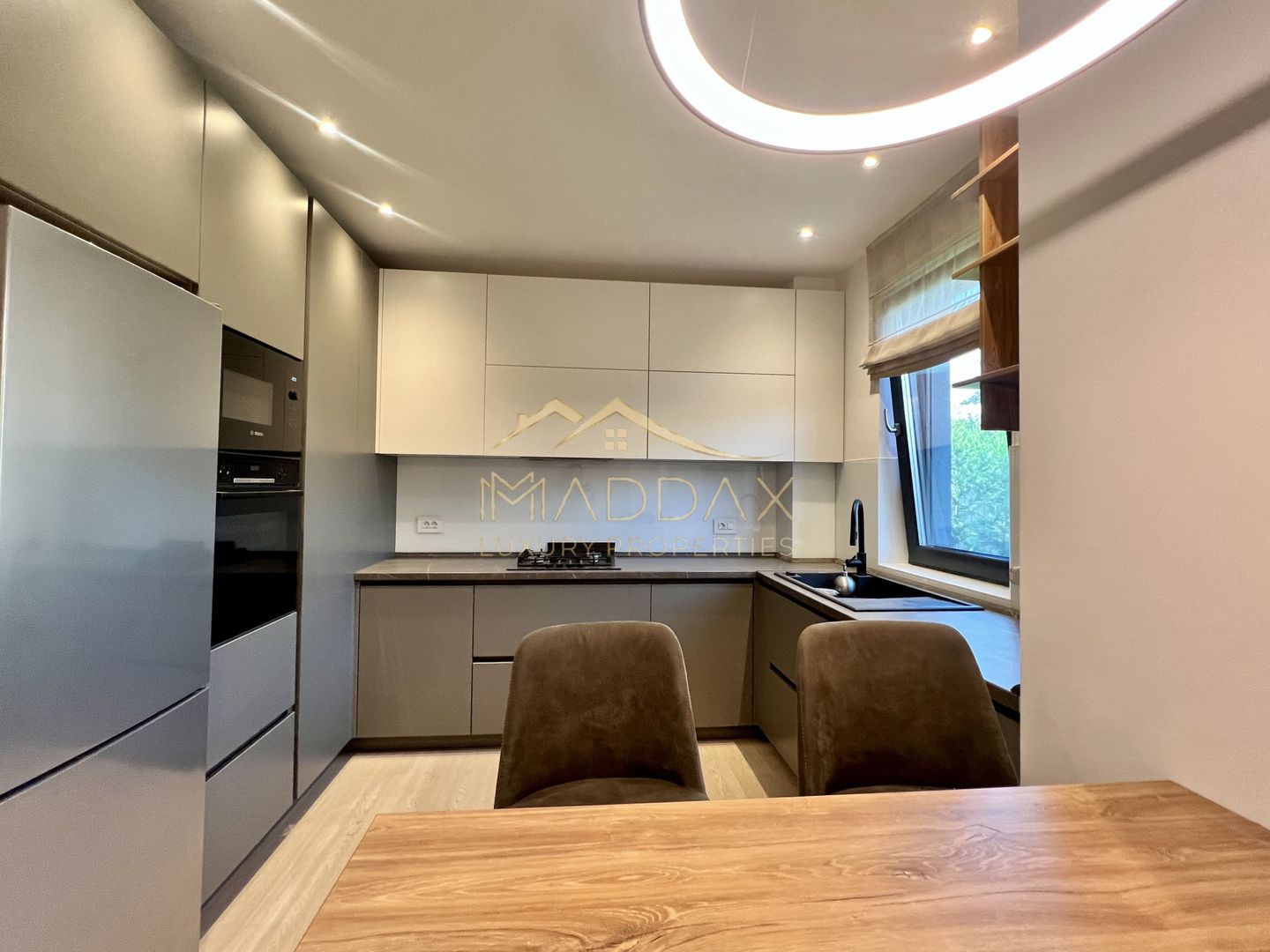 Vila LUX **5 camere**3 locuri parcare** Complex NOU//Sisesti - Poză 10