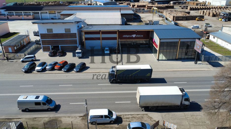Showroom cu cladire de birouri | stradal | Roman/Neamt - de vanzare - Poză 1