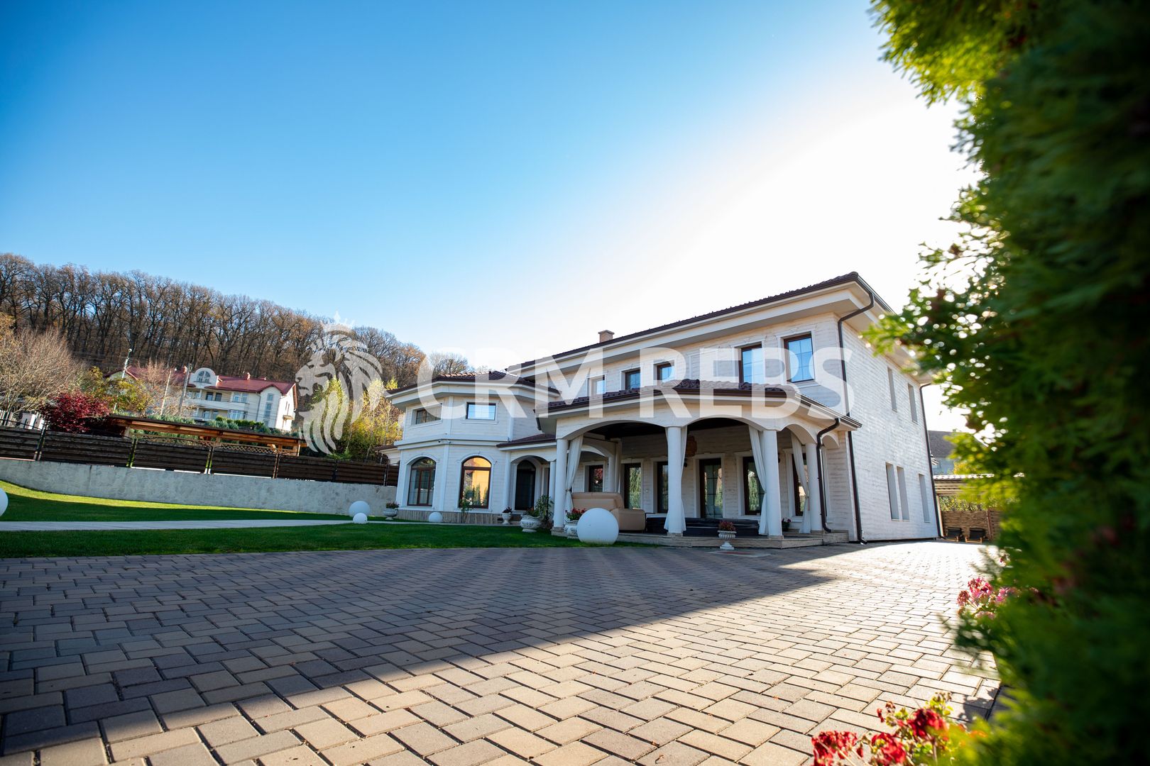 Casă / Vilă cu 5 camere de vânzare în zona Est - Poză 3