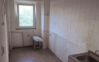 Vanzare Garsoniera spatioasa in Titan, 42mp, 10 min metrou, bloc 1986 - Poză 3