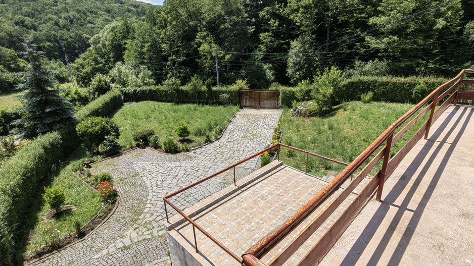 Casa/Vilă  aproape de pădure Vâlcele + 1235 m² teren 160.000 EURO - Poză 3