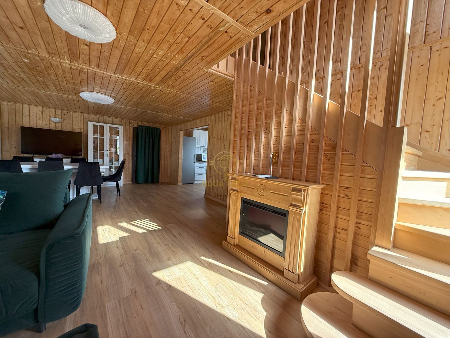 Vila de vanzare in APA-NORD  cu 2 Piscine/Zona de Relaxare/Acces lac - Poză 10