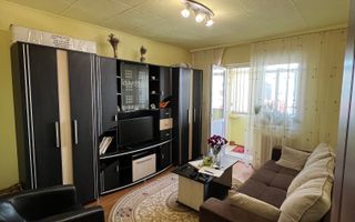 Apartament 3 camere decomandat / Str. V. Aaron - Poză 1