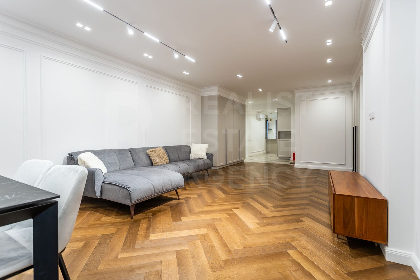 Chirie, apartament, 4 camere, stradela Teatrului, Buiucani - Poză 1