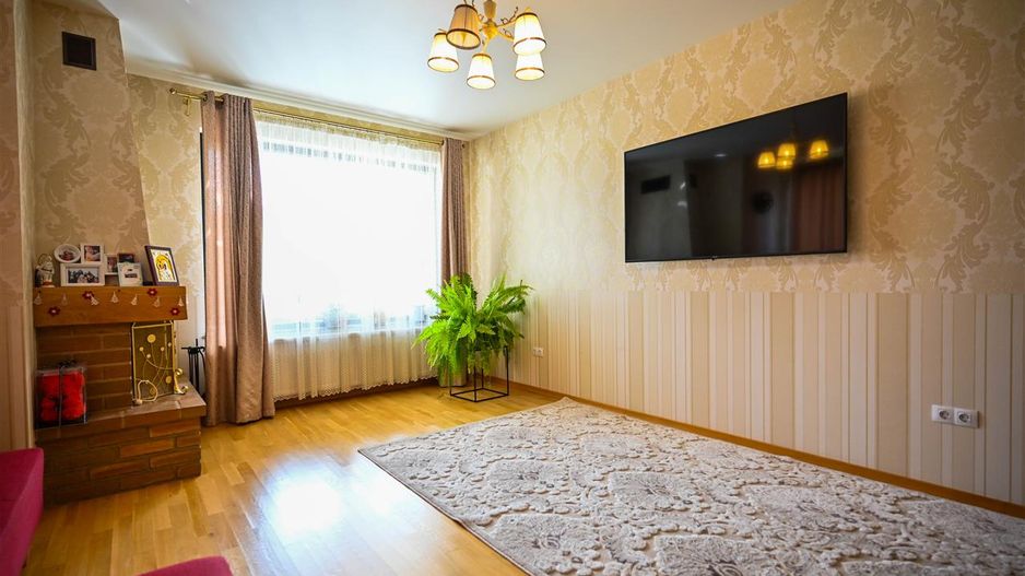 Somptuozitate in stil modern, 2 garaje, 3 terase, totul pe 1.000 mp teren - Poză 32