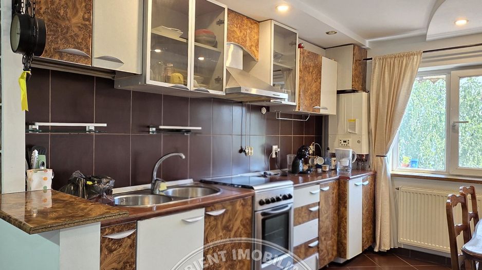Apartament cu 3 camere, mobilat și utilat, VASLUI - zona CENTRU; - Poză 4