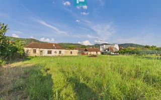 Casă în centrul localității Dezna, județul Arad - Poză 7