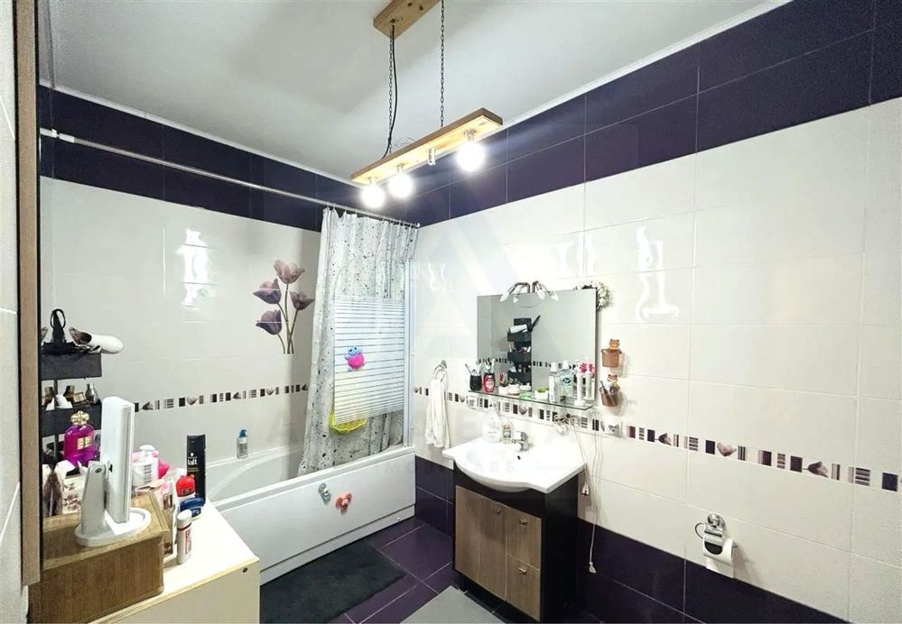 Casă 180 mp utili teren 710 mp panouri solare si hala in Sura Mare - Poză 8