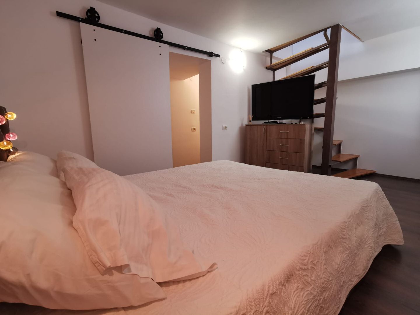 Apartament cu doua camere si loc de parcare - Poză 12