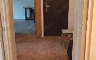 Liber, de vanzare apartament 2 camere, decomandat, Piata Cug - Poză 3