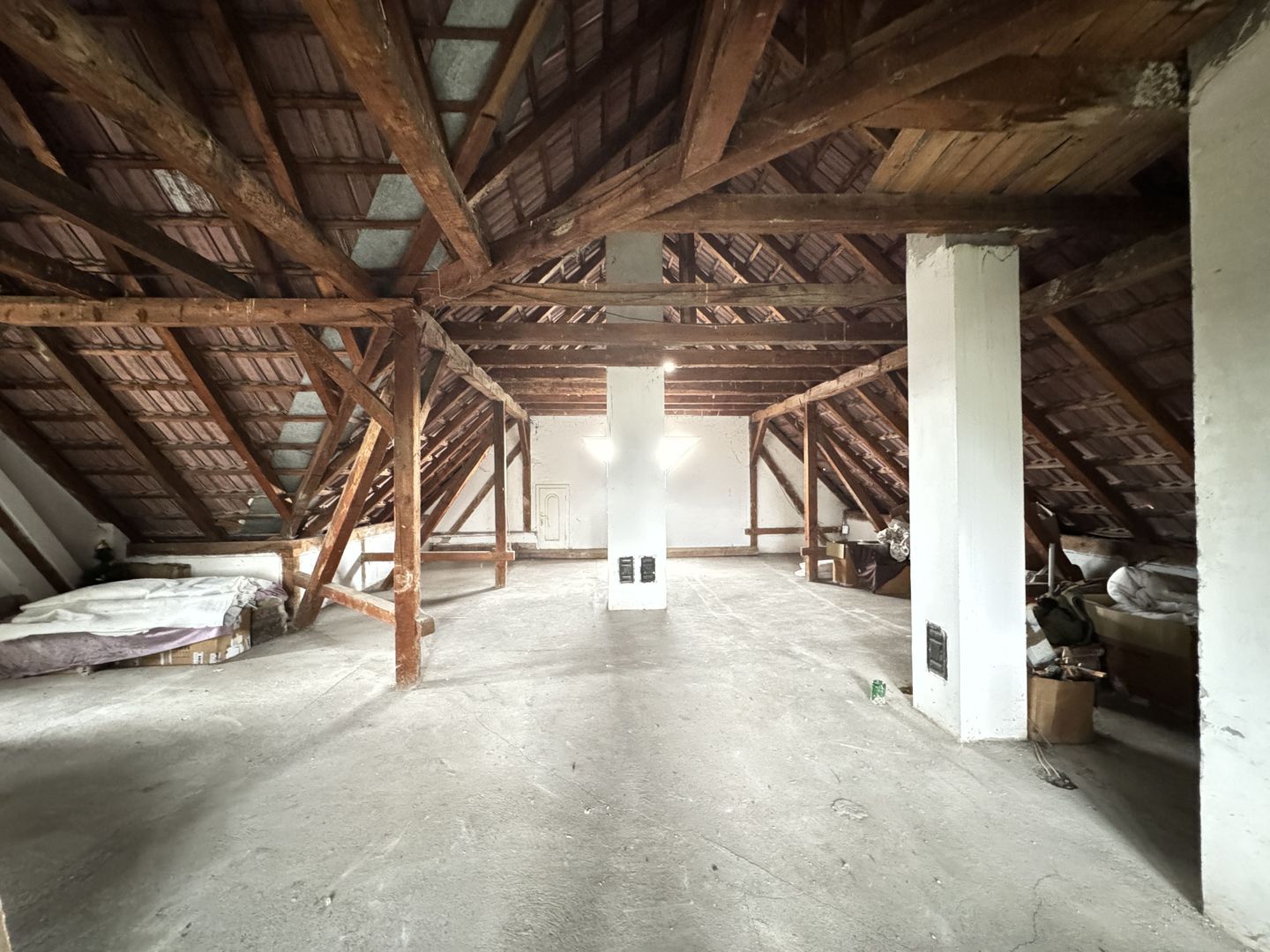 Am redus pretul - Casa deosebita pe 3 nivele in zona linistita - Poză 12