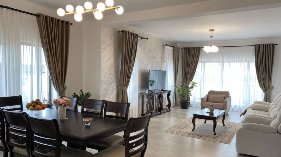 Casa ultrafinisata 199 mp utili garaj si teren 410 mp in Cisnadioara - Poză 2