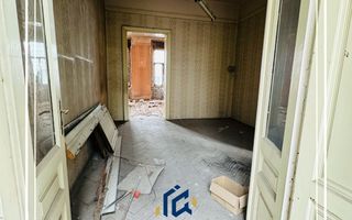 De vanzare Apartament de renovat 4 camere generoase Central Arad - Poză 6