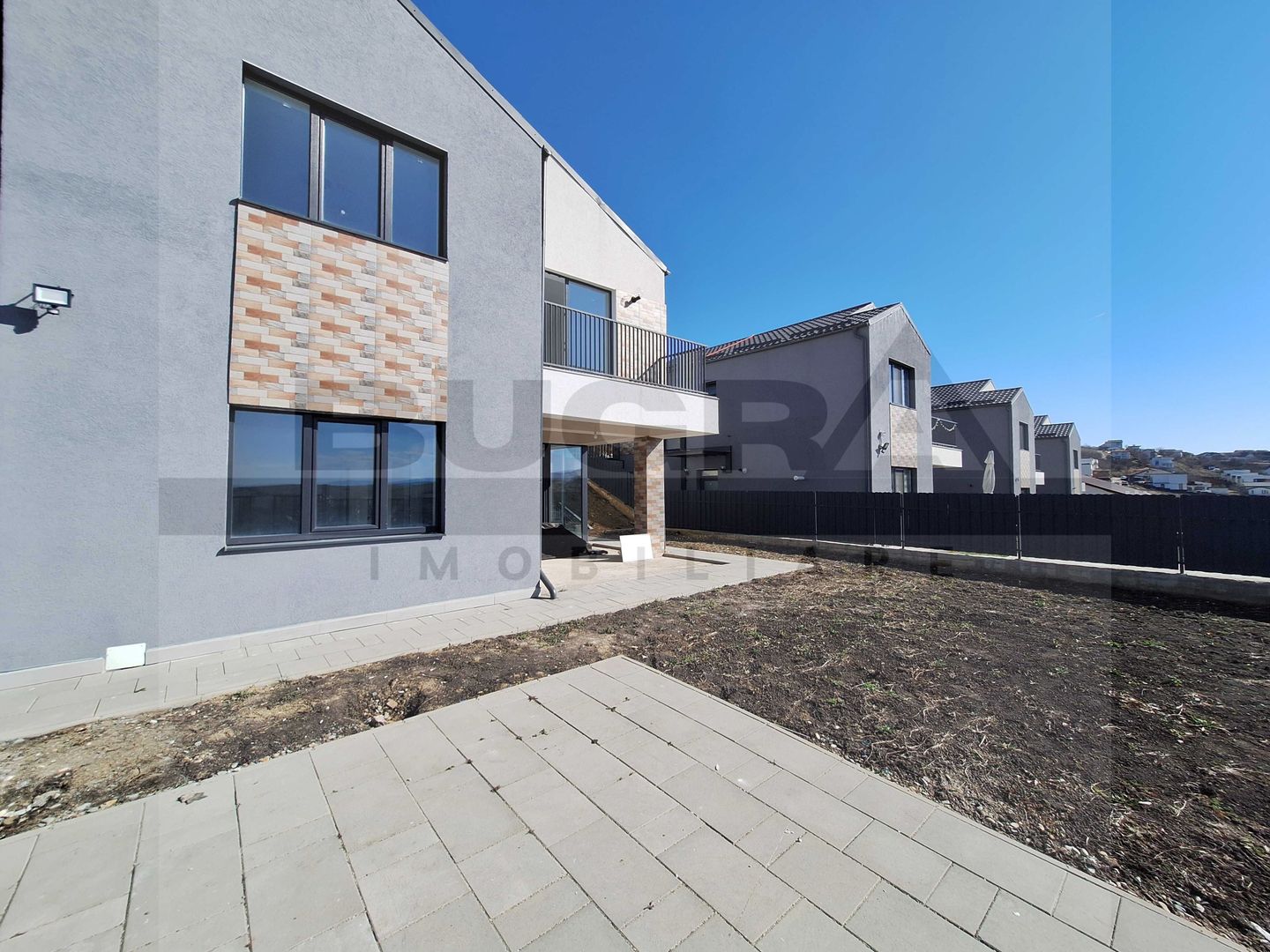 Casa individuala de inchiriat, Dezmir - Poză 1