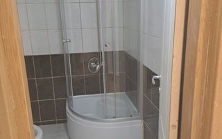 Etaj de inchiriat/ camere+ bai/bucatarie/spalatorie - Poză 10