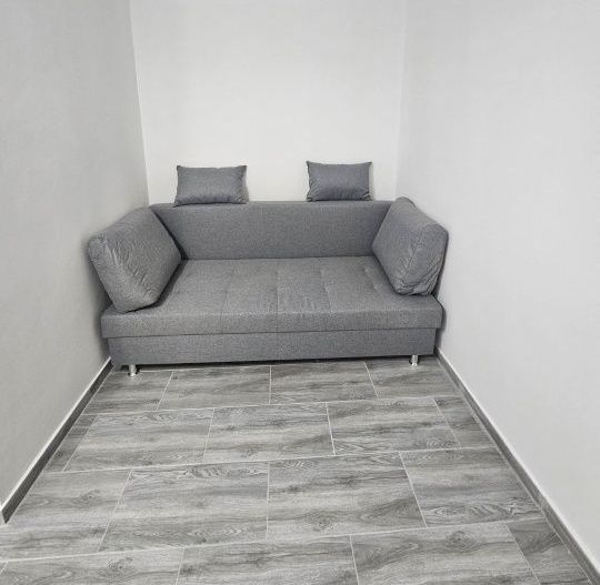 Garsonieră cochetă Titan, etaj 3/4, zonă liniștită - Poză 1