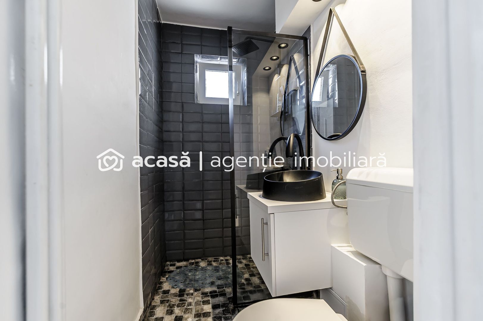 Apartament la etajul 3 cu 2 camere la cheie in zona Romanilor - Poză 5