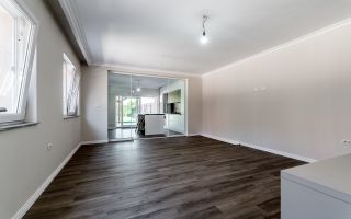 Casă gata de mutat în Aradul Nou, renovată complet (2026) - Poză 9