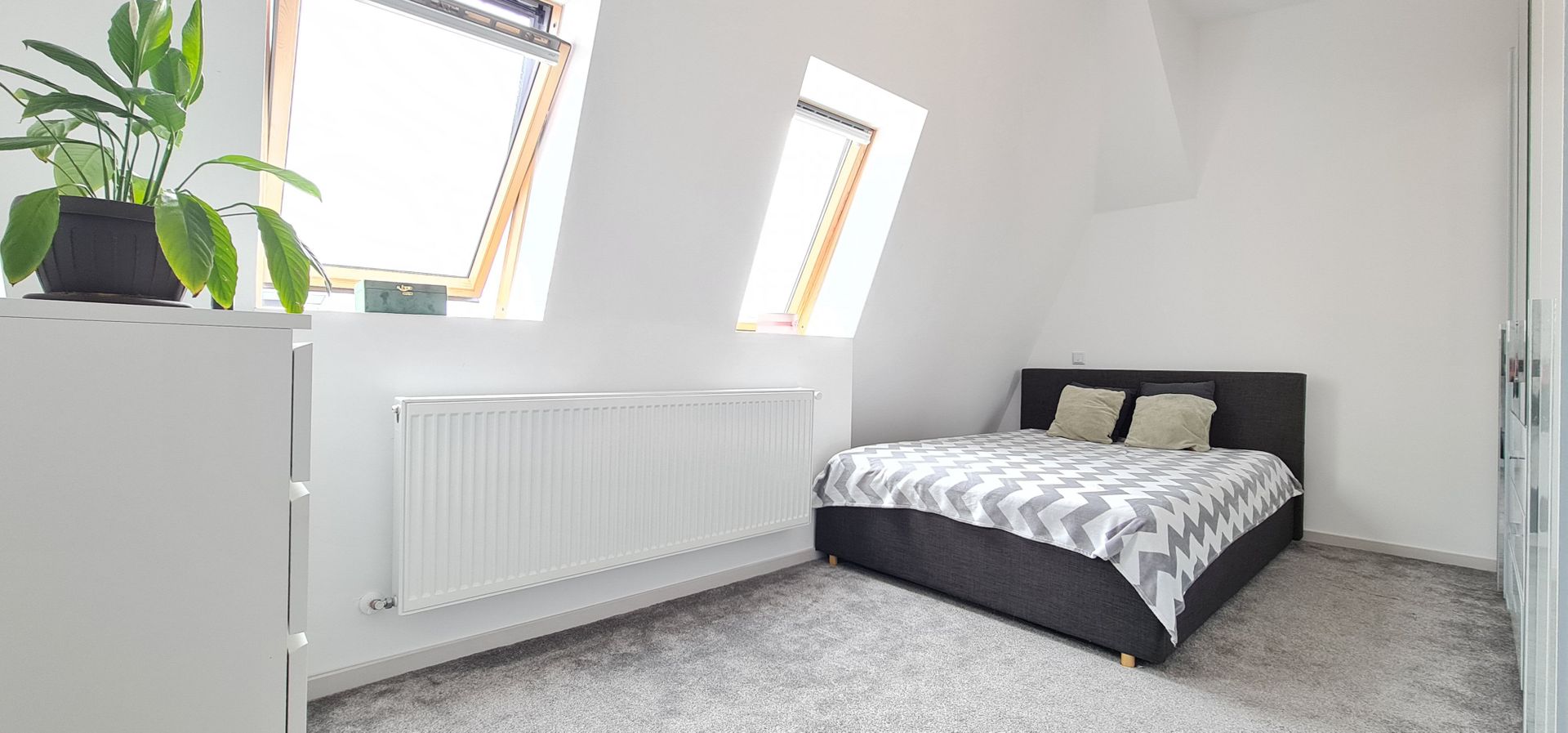 Casa 4 camere finalizata mobilata utilata cartier Izvor Tarlungeni - Poză 4