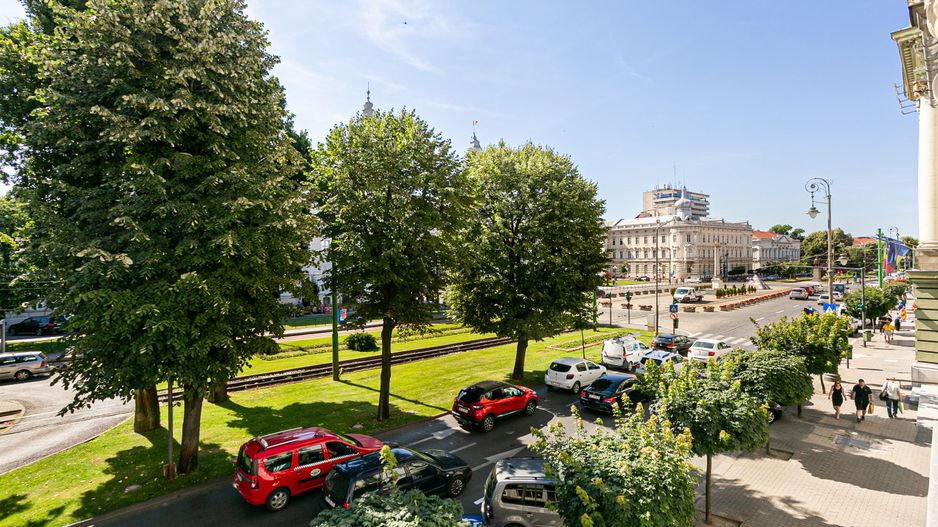 Rezervat Apartament spațios cu vedere la Bulevardul Revoluției Arad - Poză 2