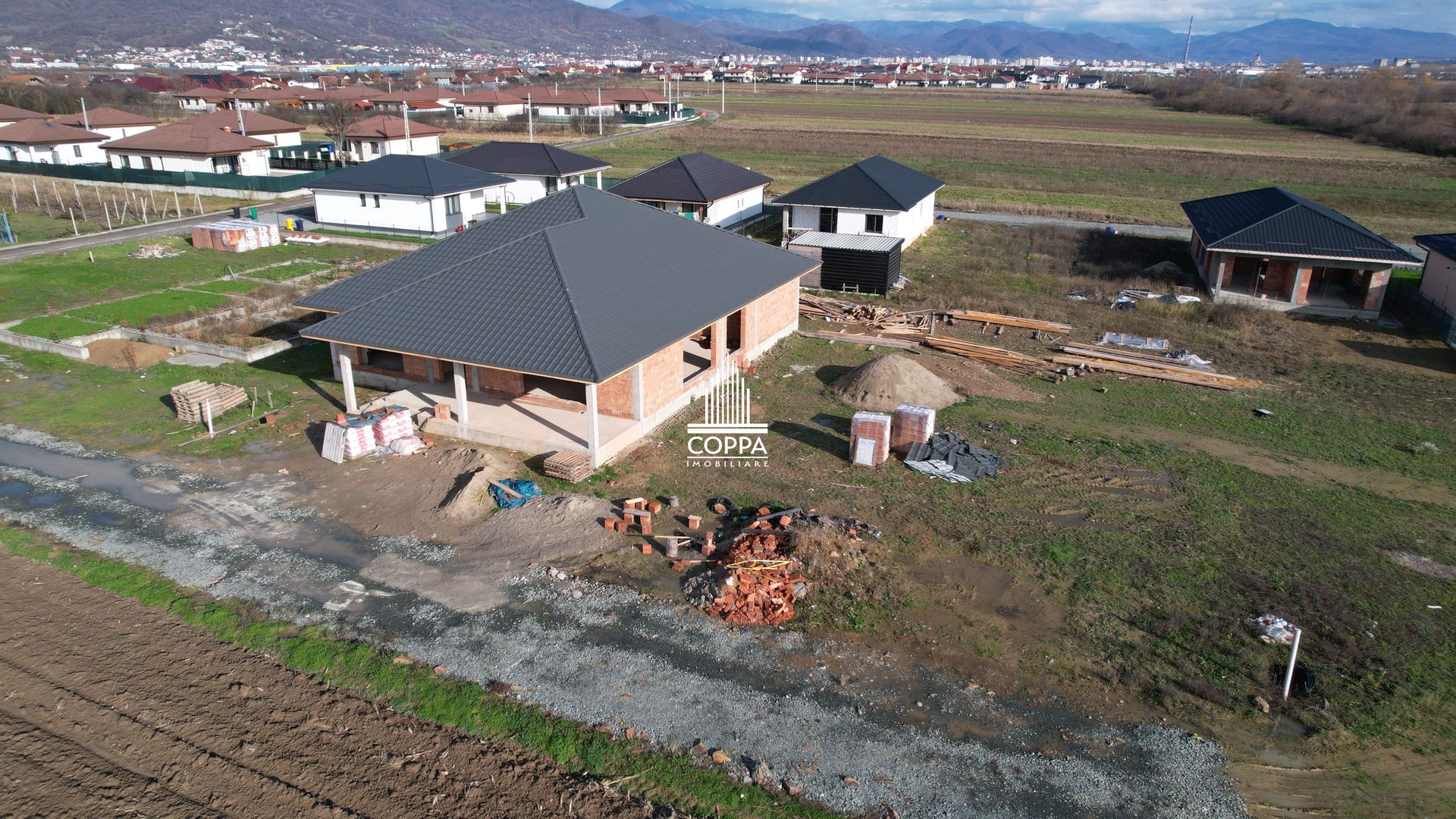 Casa la roșu 242 Mp Utili / Sat Săsar - Poză 8