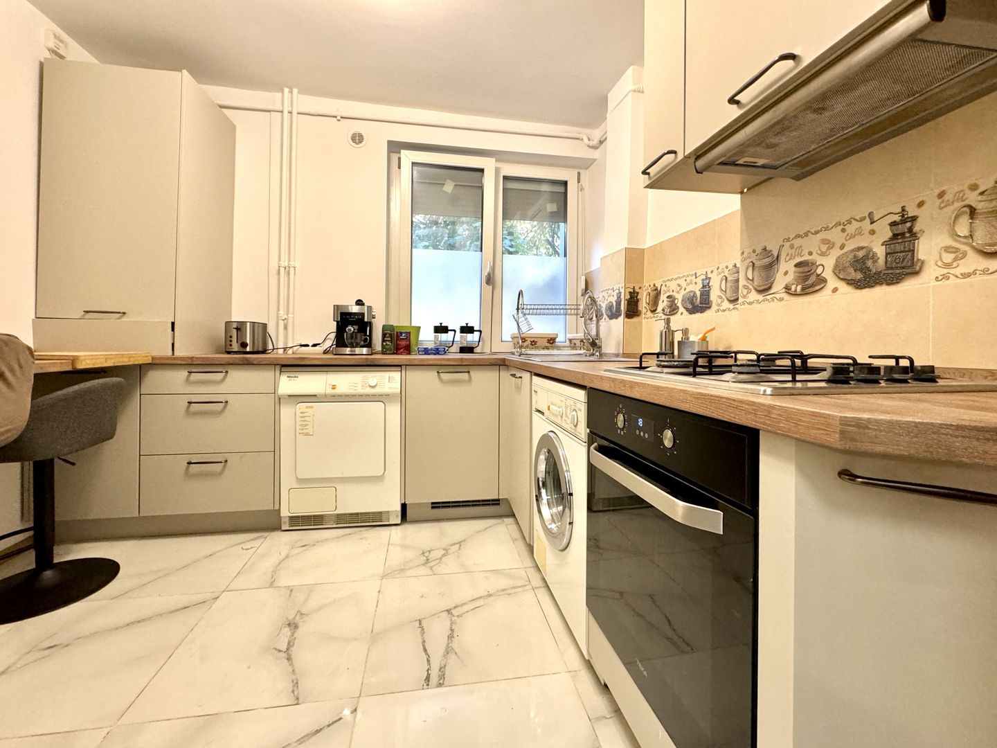 Apartament 2 camere, renovat, pet friendly, zona Central- Piata 700 - Poză 8