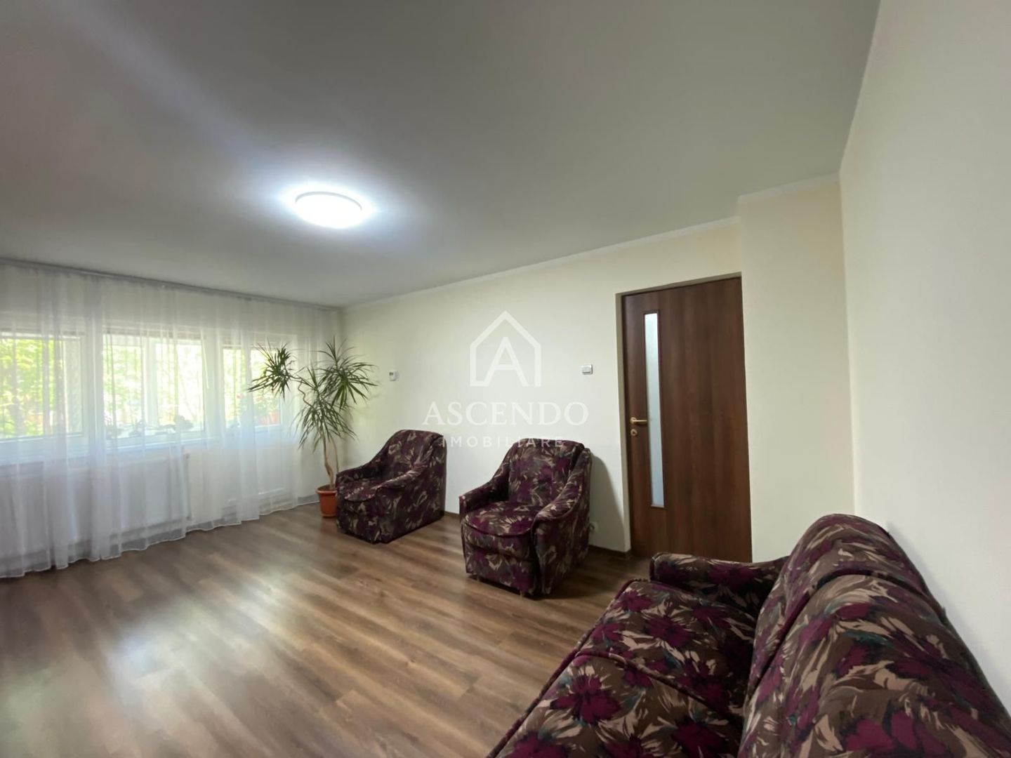 Apartament 4 camere | Etaj 1 | Bulevard principal | Alexandria - Poză 8