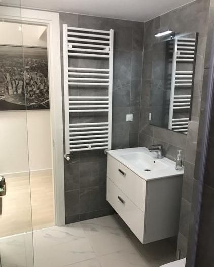 Apartament nou de 2 camere- Blocul Central Vasile Lascar - Poză 15