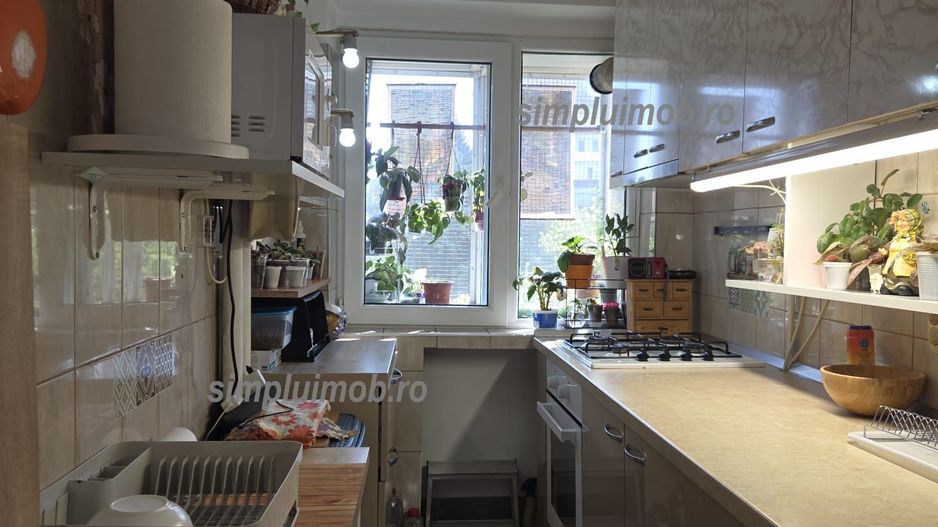 3 camere renovat Brancoveanu stradal Sector 4 - Poză 9