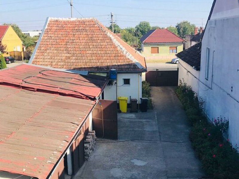 De vanzare casa D+P+M situat in Aradul nou, avand curte proprie - Poză 3