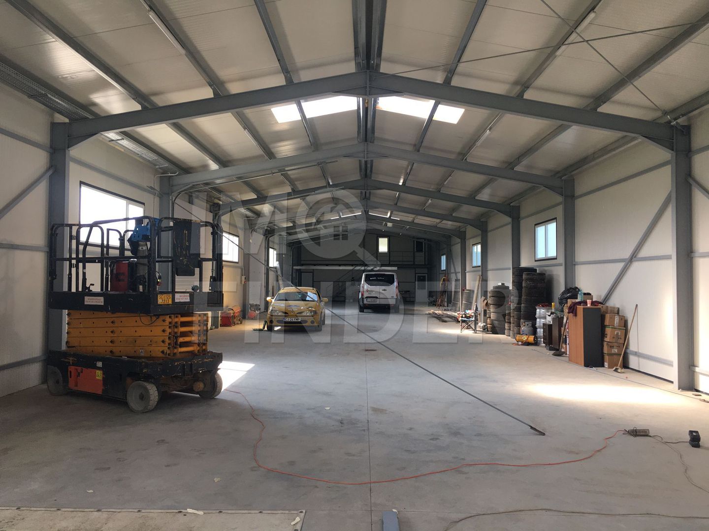 Vanzare hala depozitare si birouri, teren 1650 mp, zona OMV - Poză 2