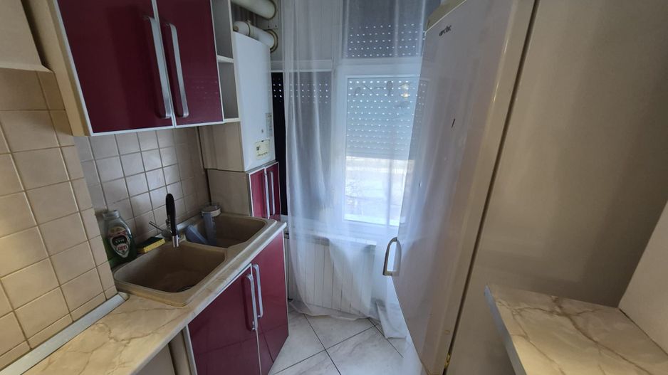 De inchiriat apartament cu 3 camere, etaj 3, Micro 16, 450 euro - Poză 4
