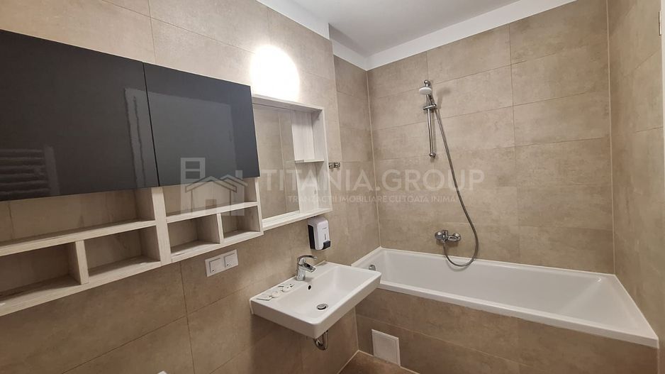 Apartament modern, cu loc de parcare si boxa - Kasper Coresi - Poză 14