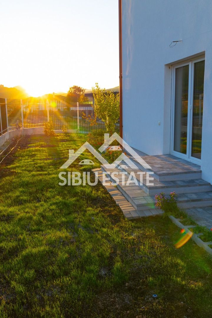 Casa moderna,de inchiriat,cu 4 camere, 3 bai-prima inchiriere Cisnadie - Poză 8