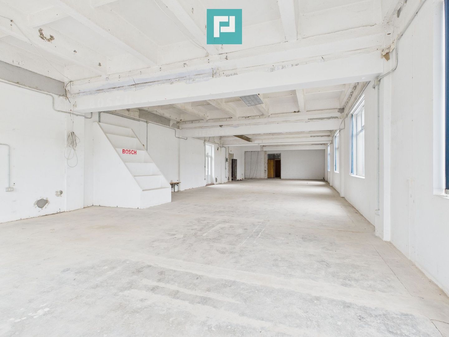 Spațiu  de 330 mp pentru investiții în Periam - Poză 2