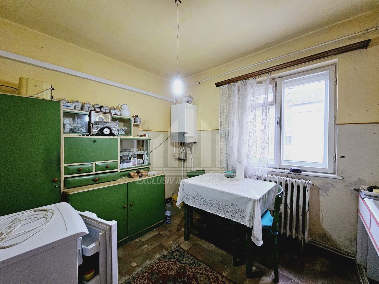 Apartament cu 3 camere decomandate, Cetate - Poză 2