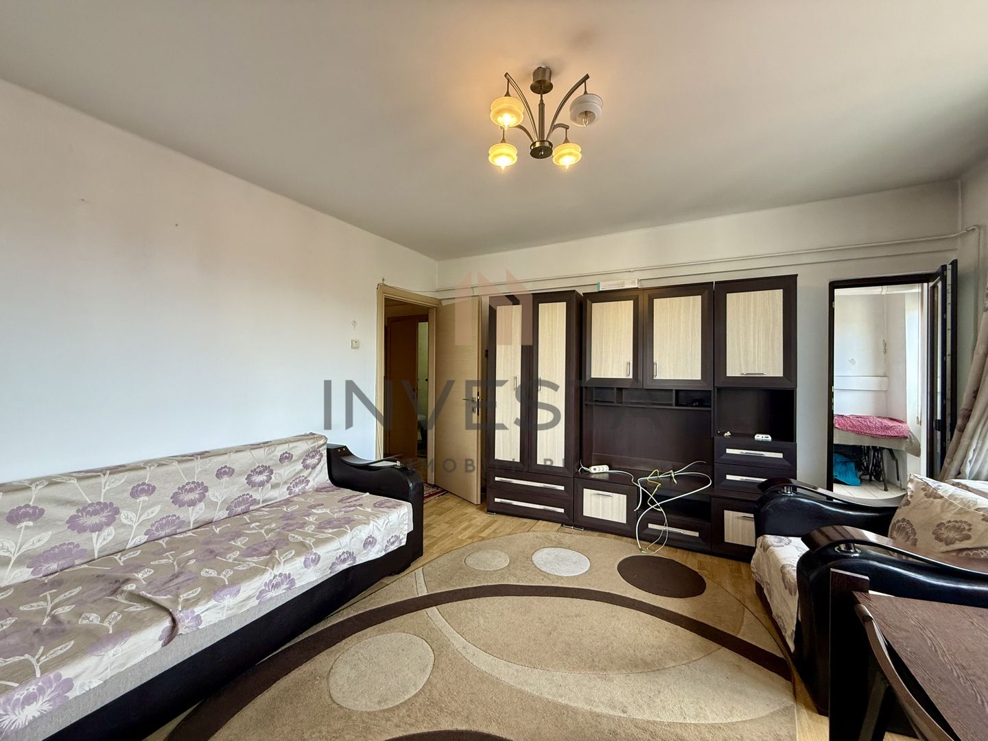 Oportunitate Centru – apartament 2 camere + loc de parcare și garaj - Poză 2